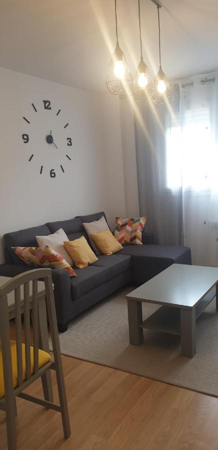 Byhouse Matias Lopez 78 Apartment Sarria Bagian luar foto